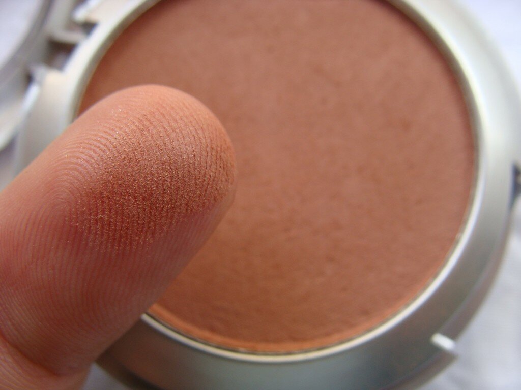 colorbar blush