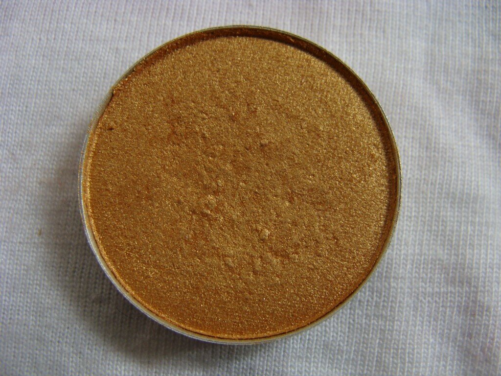 mac goldmine eyeshadow