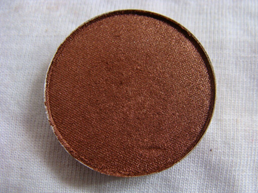 mac antiqued eyeshadow